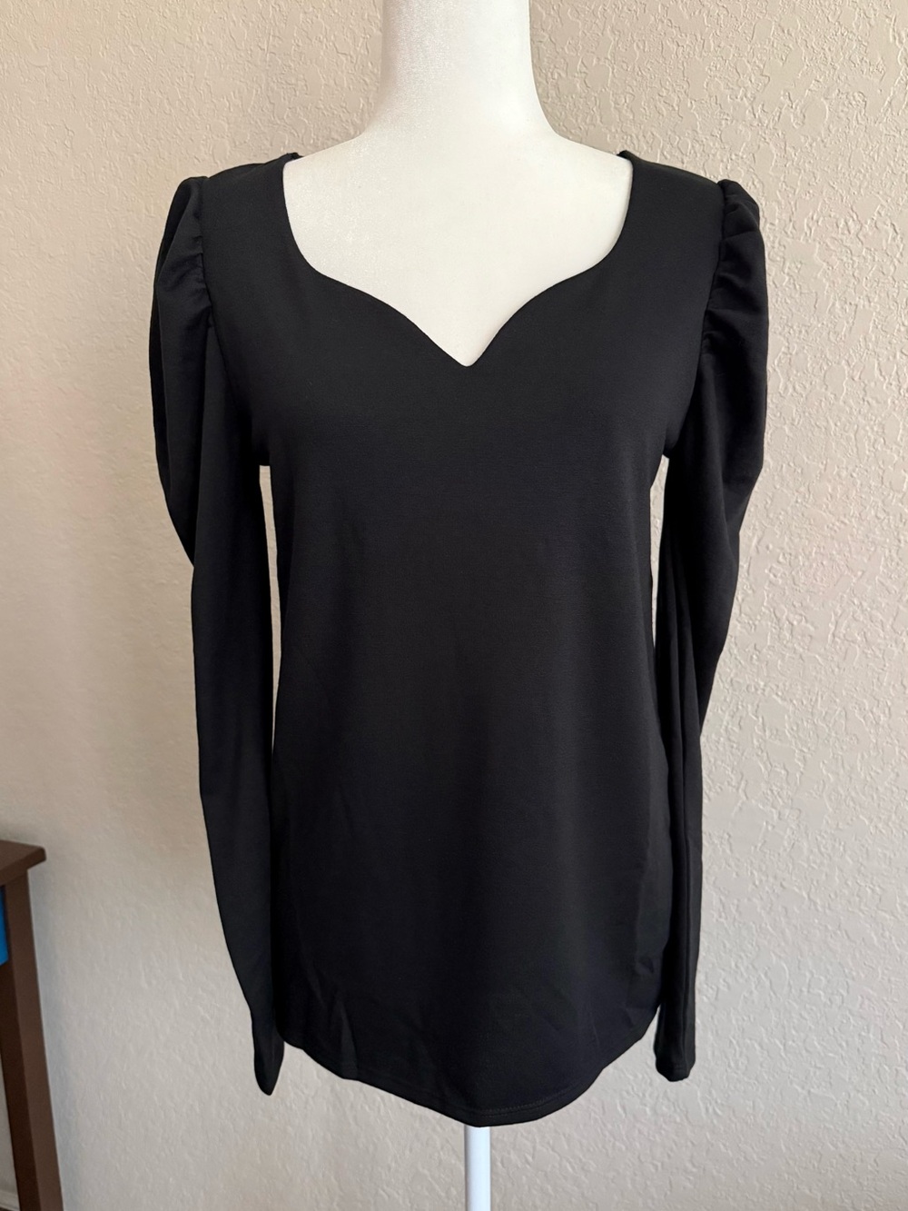 BIBI Black Sweetheart Neck Puff Sleeve Blouse Top NWOT Size Small